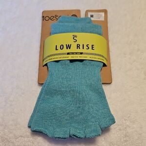 Toesox Low Rise Multi-Toe Grip Socks - Blue
